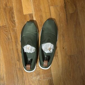 Toms Men's Dark Green Slip-On Sneakers